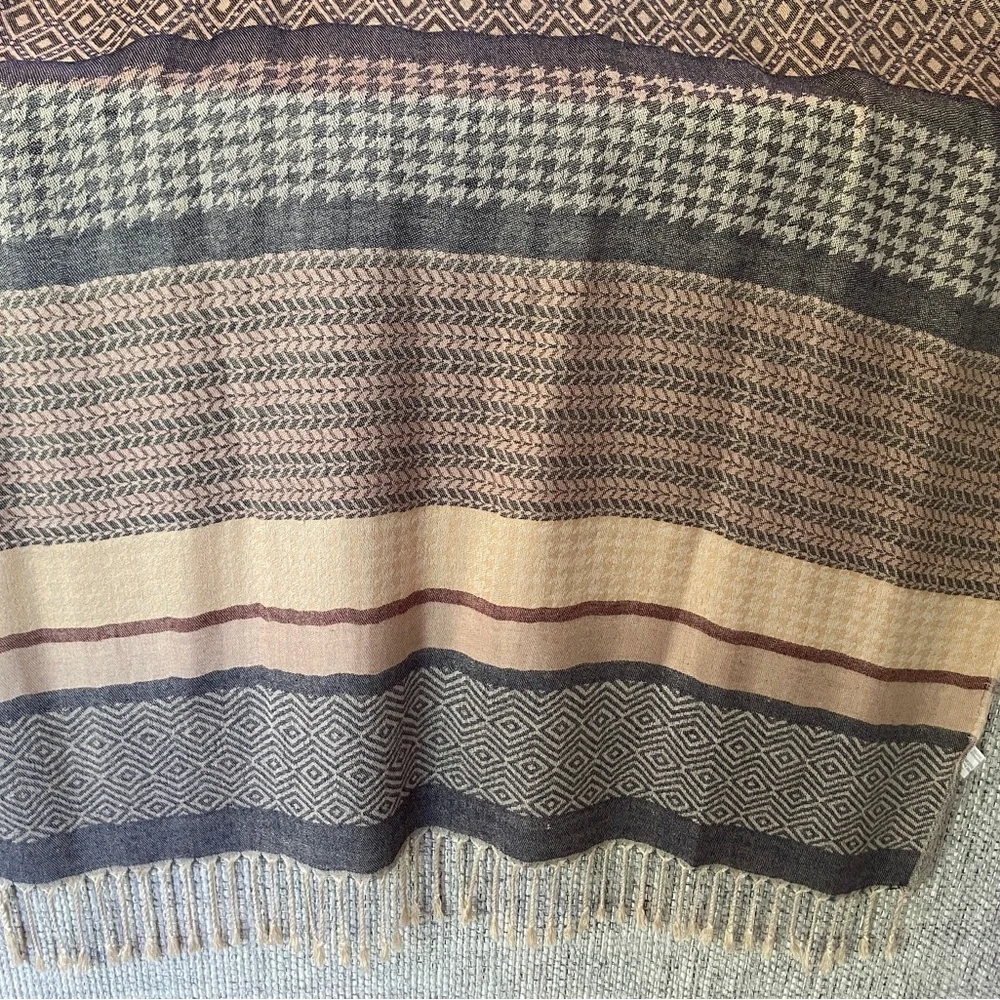 New Houndstooth Scarf Shawl Geometric Blue Cream Burgundy Fringe Quiet Luxury